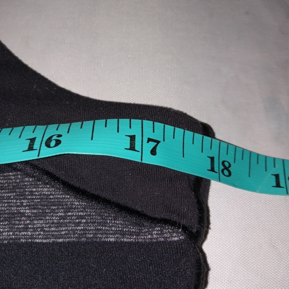 Lululemon Black/Gray Striped Tank Top Medium - Picture 4 of 4